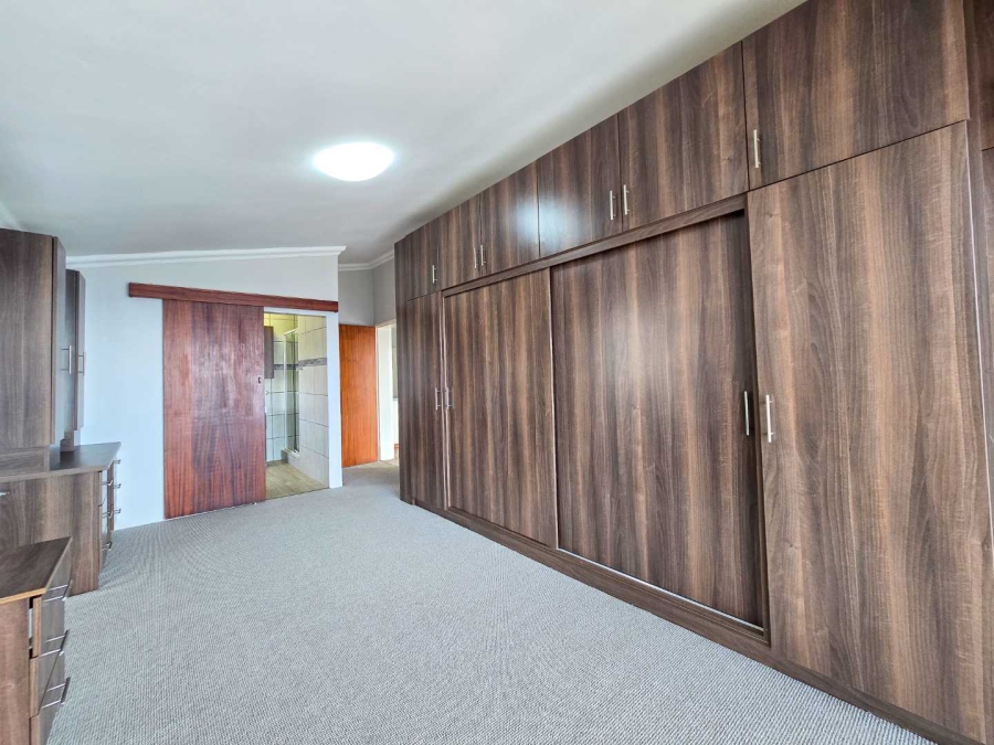 5 Bedroom Property for Sale in Jongensfontein Western Cape